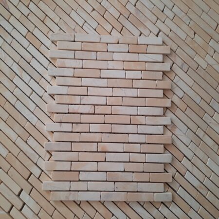 Đá mosaic que vàng